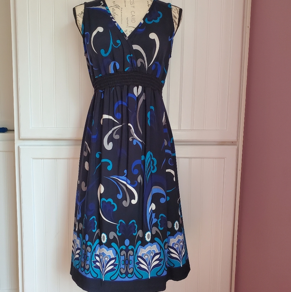 Elegant Black and Blue Patterned Dress